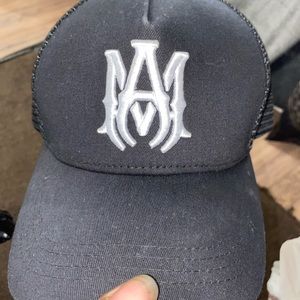 I’m selling a brand new amiri hat
